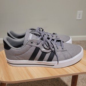New Men's Adidas Size 10.5